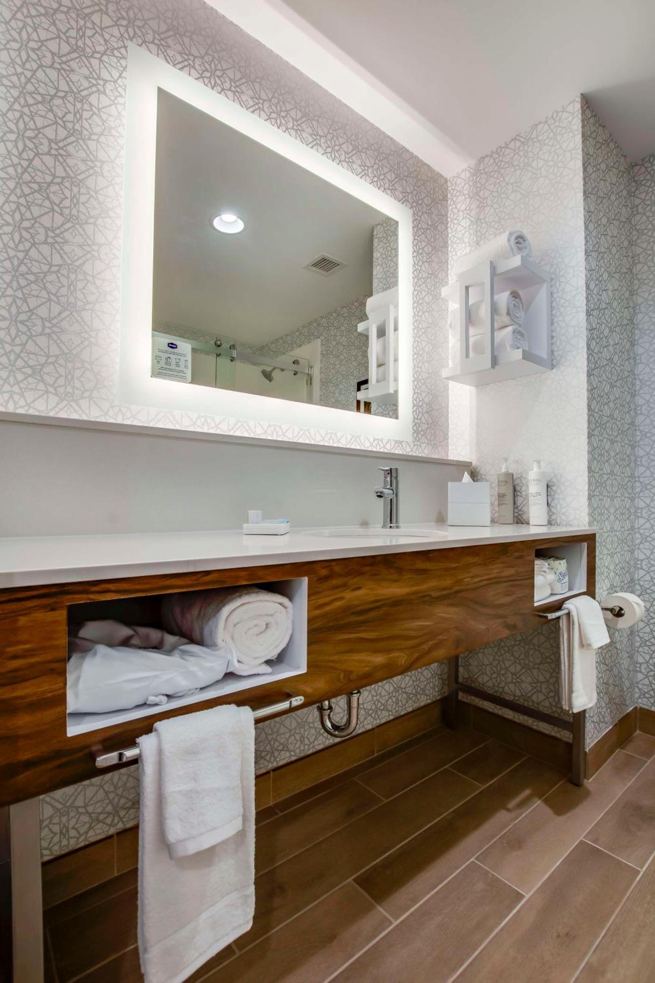Hampton Inn & Suites By Hilton Louisville East Oxmoor 외부 사진