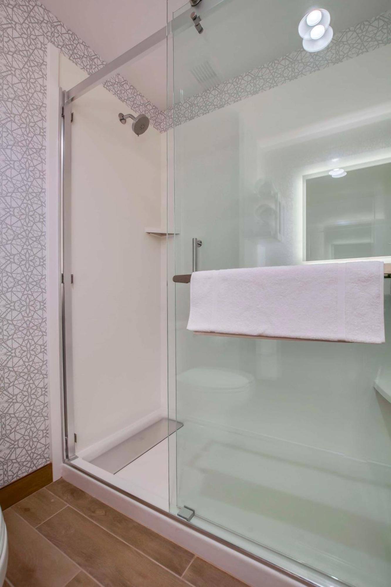 Hampton Inn & Suites By Hilton Louisville East Oxmoor 외부 사진