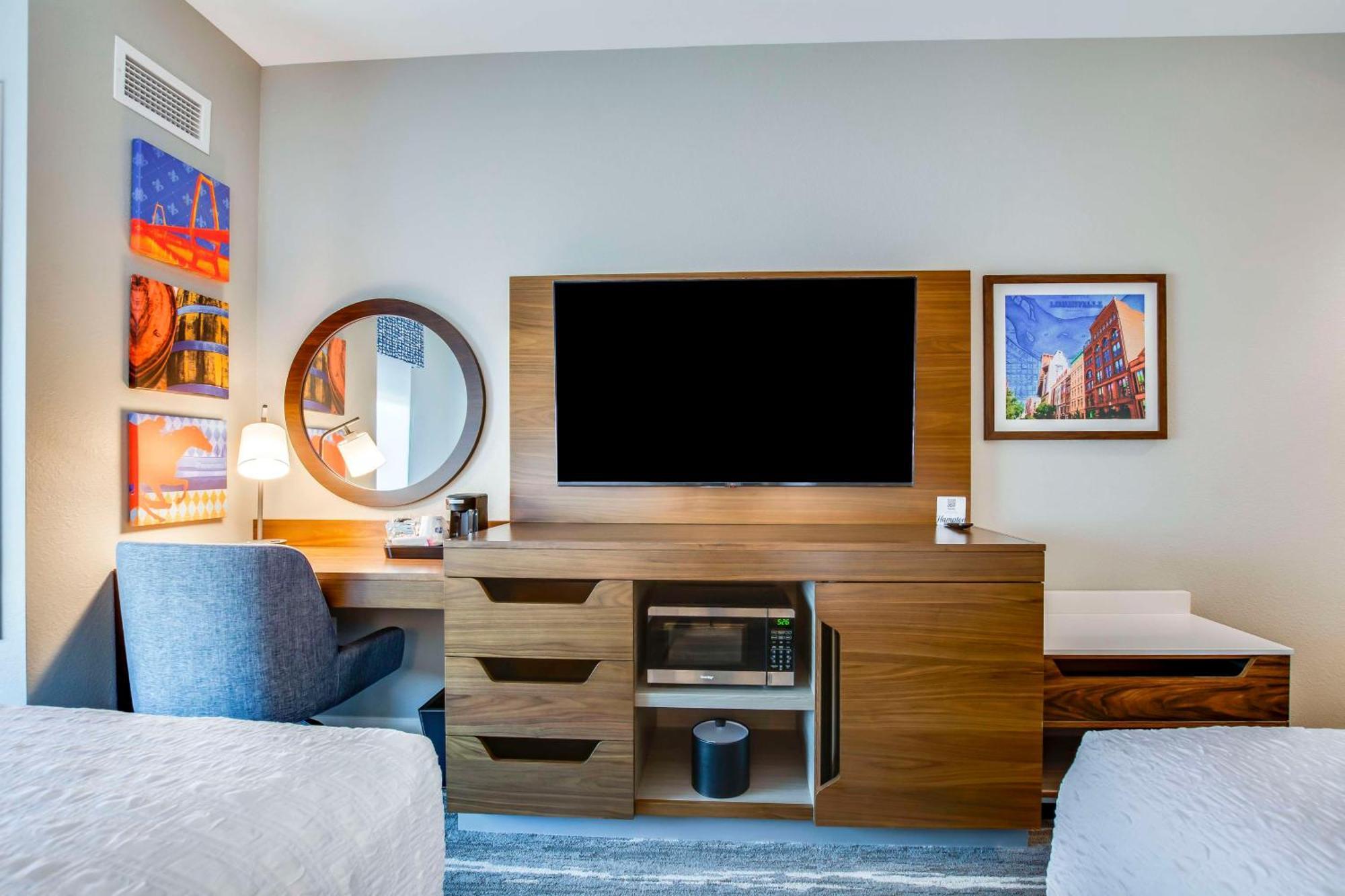 Hampton Inn & Suites By Hilton Louisville East Oxmoor 외부 사진