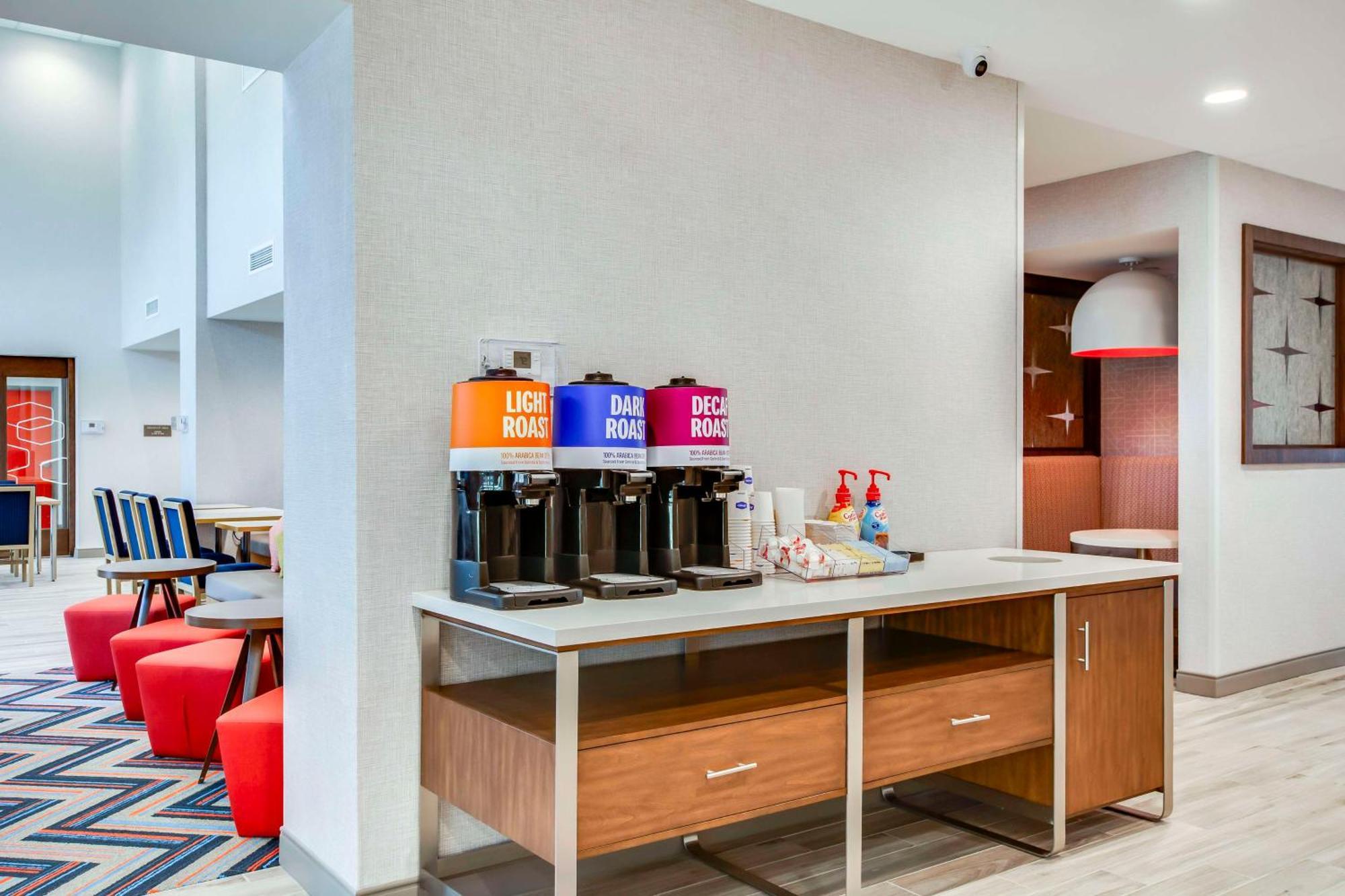 Hampton Inn & Suites By Hilton Louisville East Oxmoor 외부 사진