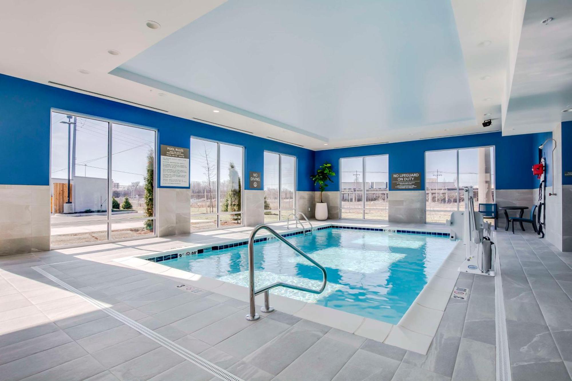 Hampton Inn & Suites By Hilton Louisville East Oxmoor 외부 사진