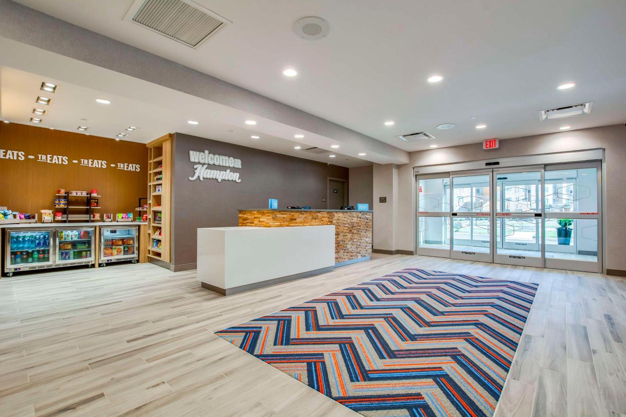 Hampton Inn & Suites By Hilton Louisville East Oxmoor 외부 사진